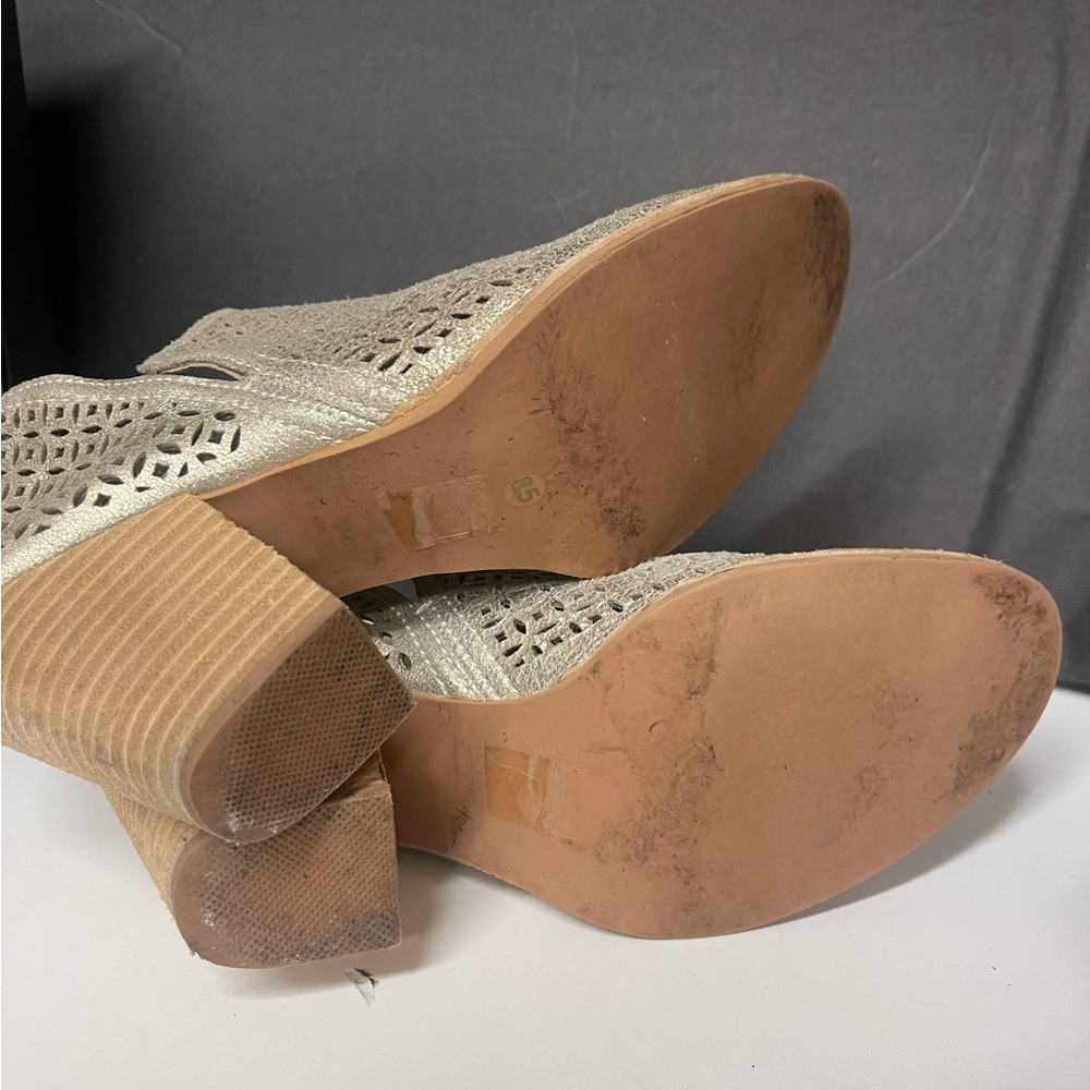 Jeffrey Campbell metallic gold booties size 8-1/2 - Picture 5 of 7
